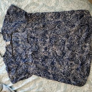 H&M Women's Flutter Sleeve, Floral V Neck Blouse in size 12, color navy/white